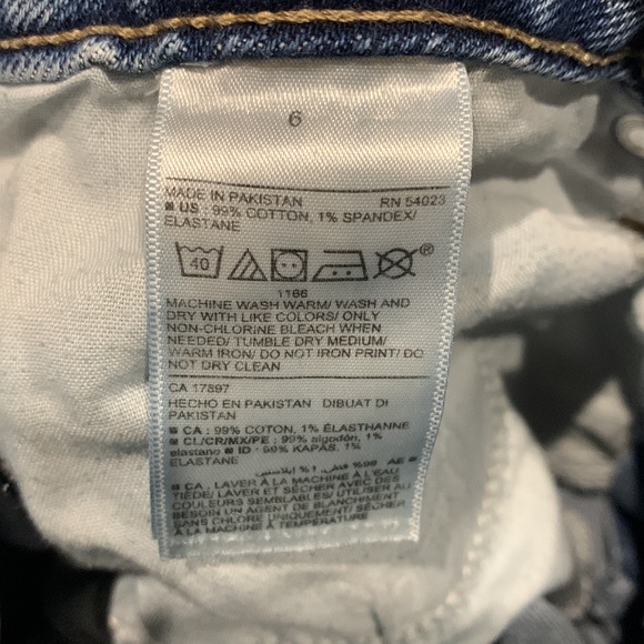 Used Old Navy Women’s Size 6 O.G. Straight Leg High Rise Jeans - Picture 4 of 4